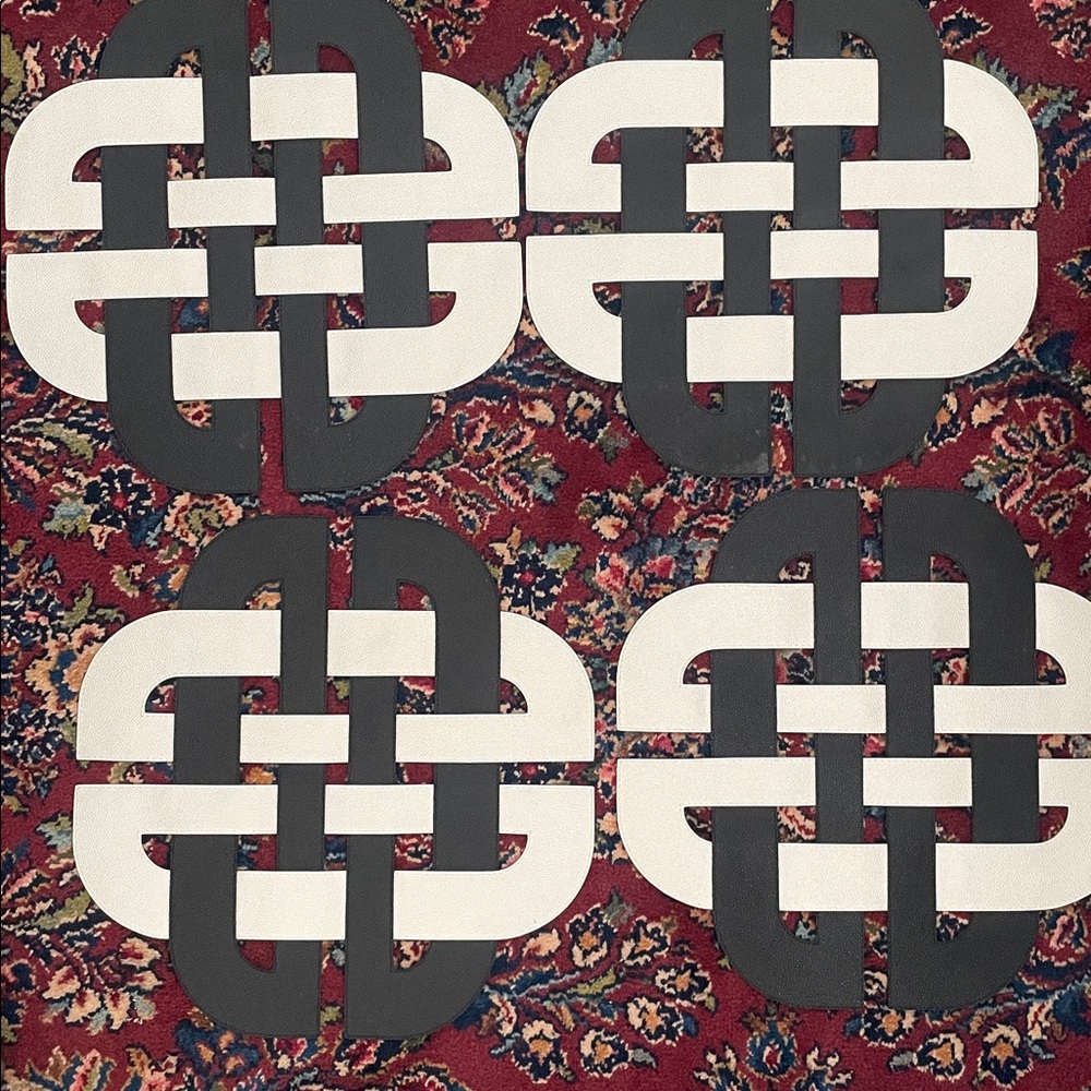 Set of 4 Interlocking Black and White Placemats